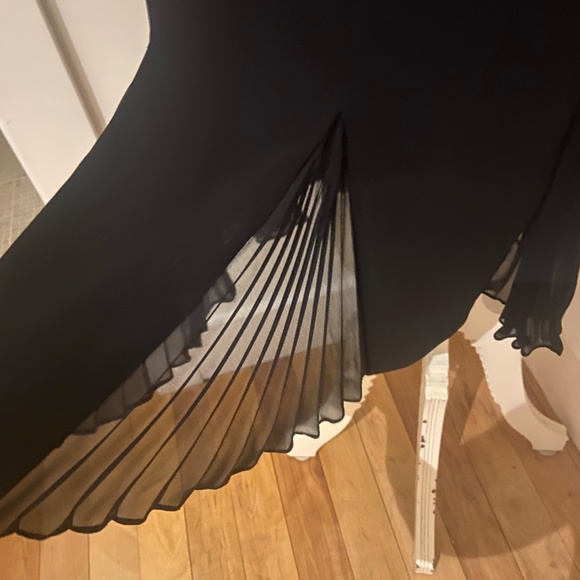 Black flaired skirt - Picture 3 of 3